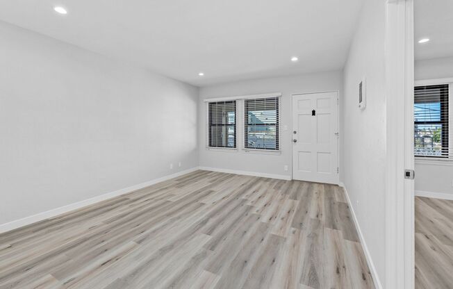 HILLCREST LOVELY ONE BEDROOM