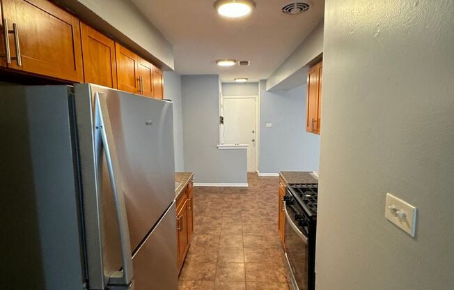 1 bed, 1 bath, $1,475, Unit 8200-5SW