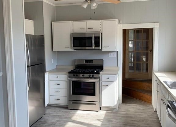 581 HIGHLAND AVE