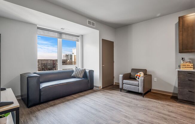 2 beds, 1 bath, 789 sqft, $1,600, Unit 302