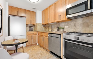 2 beds, 2 baths, $3,900, Unit 8-U