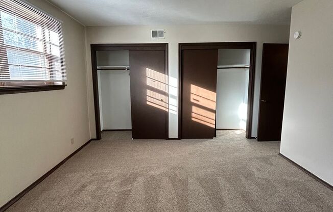 2 beds, 1 bath, 1,000 sqft, $960, Unit #2