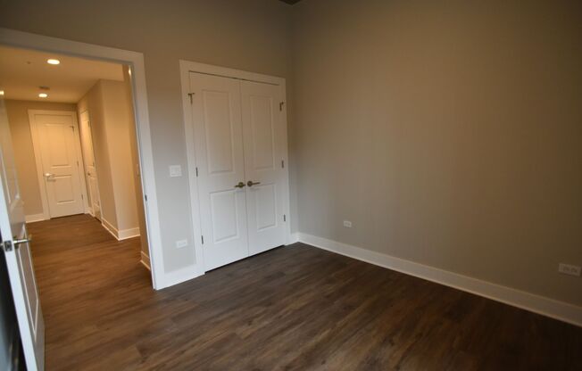 2 beds, 2 baths, 976 sqft, $4,100, Unit 3833-311