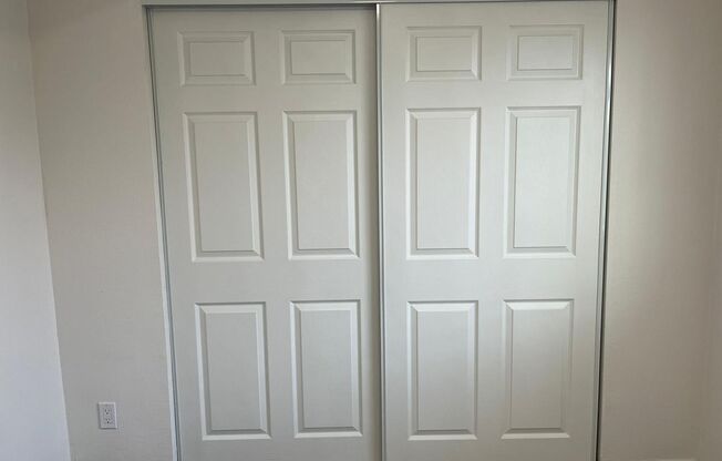 1 bed, 1 bath, 304 sqft, $905, Unit Unit 114