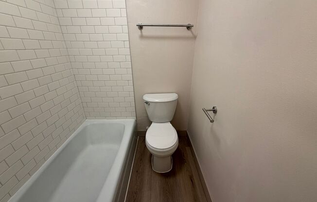 1 bed, 1 bath, $795, Unit 37