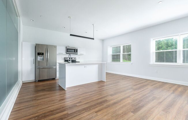 1 bed, 1 bath, 764 sqft, $1,743, Unit GL-15
