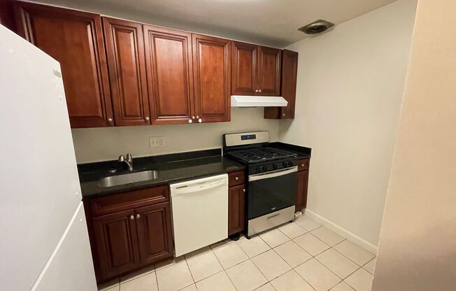 2 beds, 1.5 baths, $1,950, Unit Unit #A3