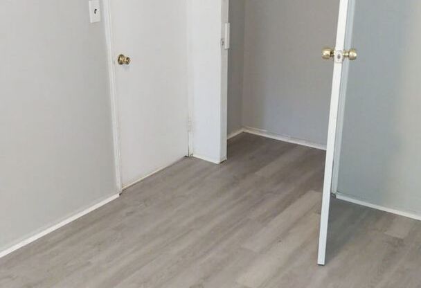 3 beds, 1 bath, $1,000