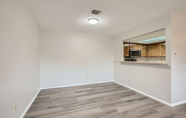 Adorable 2 bedroom ready for move in!