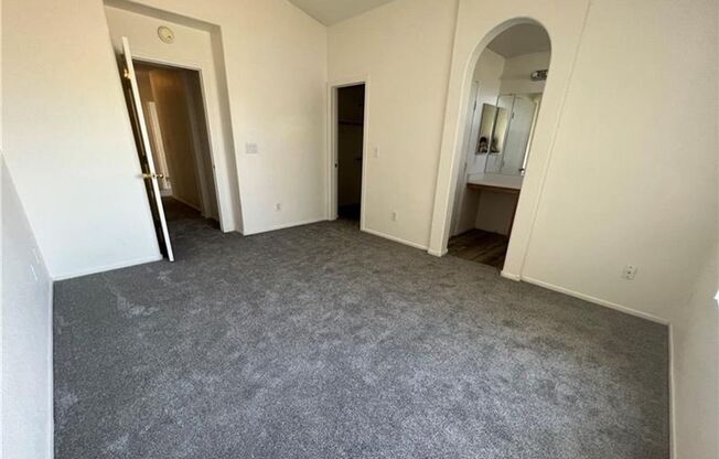 BEAUTIFUL SOUTHWEST LAS VEGAS HOME WITH OPEN FLOOR PLAN AND PRIME LOCATION