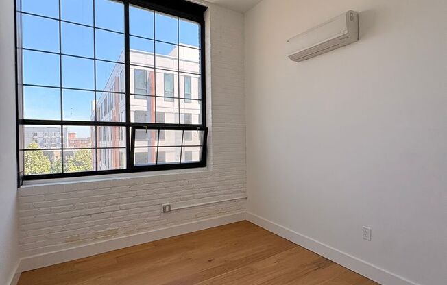2 beds, 1 bath, 725 sqft, $2,275, Unit 522