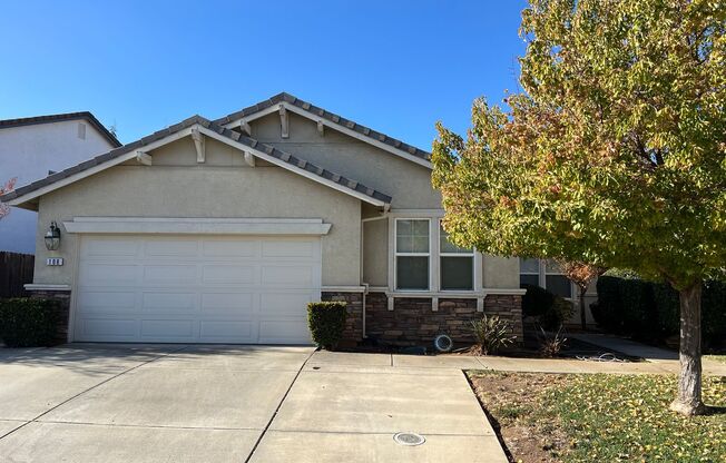 BEAUTIFUL 3 BEDROOM HOME IN LINCOLN CROSSING!