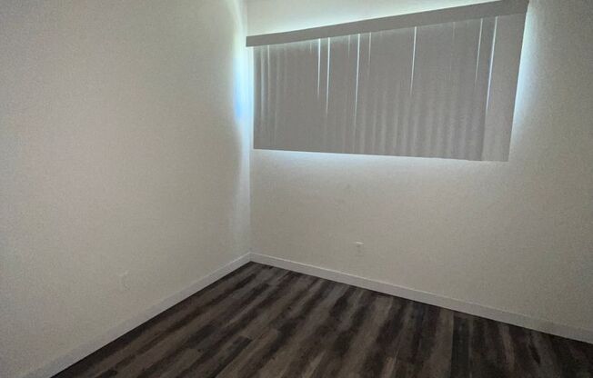 2 beds, 1 bath, $1,050, Unit 331-2