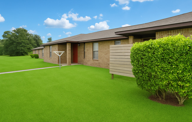 2 beds, 1 bath, $1,450, Unit 2270