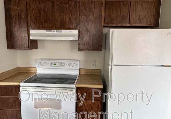 2423 W 27 ST