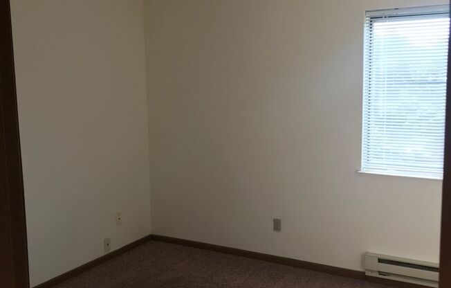 3 beds, 1 bath, 1,040 sqft, $1,695, Unit 3164-308
