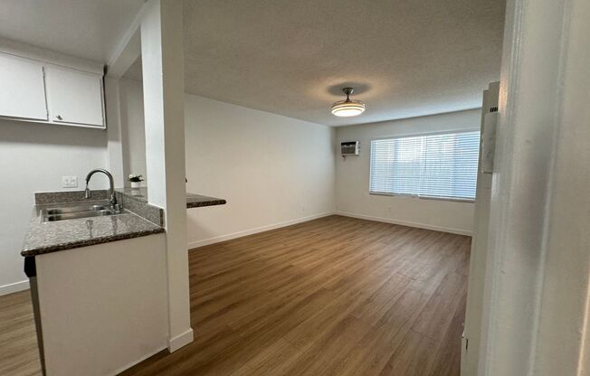 2 beds, 1 bath, $2,225, Unit 072#205