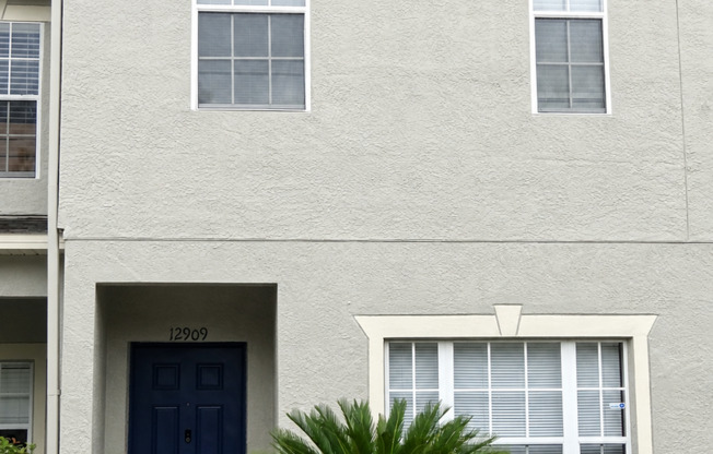 3b / 2.5ba  townhome in gated community