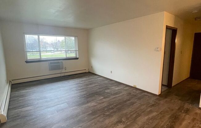 1 bed, 1 bath, $995, Unit 215