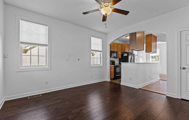 Gorgeous 3 Bedroom Home in Downtown Raleigh w/ Premium Finishes & Amenities - Pet Friendly!