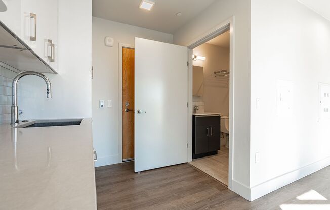 Studio, 1 bath, 233 sqft, $1,399