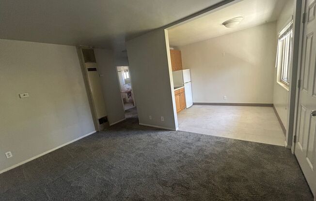 1 bed, 1 bath, $995, Unit # FRONT