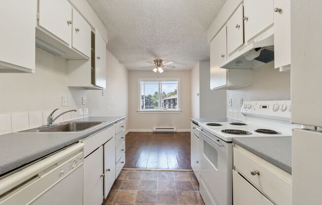 2 beds, 1 bath, 864 sqft, $1,349, Unit #30