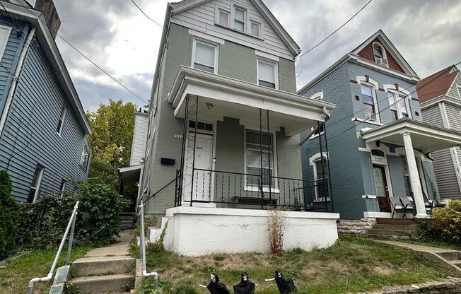 5 Bedroom House Located In Clifton Near UC's Campus