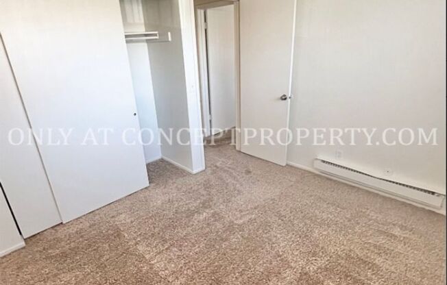 2 beds, 1 bath, 580 sqft, $1,249, Unit B3