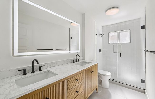 Beautifully Remodeled & Spacious 4bd Single Story House