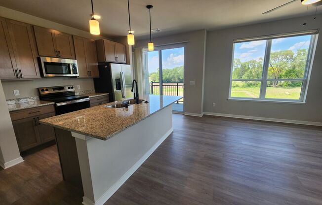 2 beds, 2 baths, 972 sqft, $1,640, Unit 1211-301