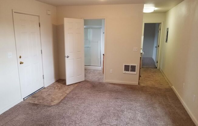 1 bed, 1 bath, 450 sqft, $1,125, Unit 12414D