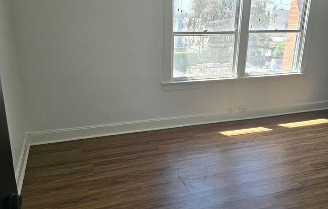 Studio, 1 bath, 350 sqft, $1,615, Unit 314