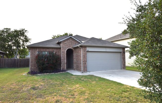 Charming 3-Bedroom Lease in the Heart of Kyle!