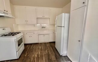 2 beds, 1 bath, 700 sqft, $2,250, Unit 4056