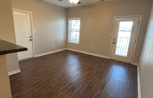 1 bed, 1 bath, 687 sqft, $775, Unit B7