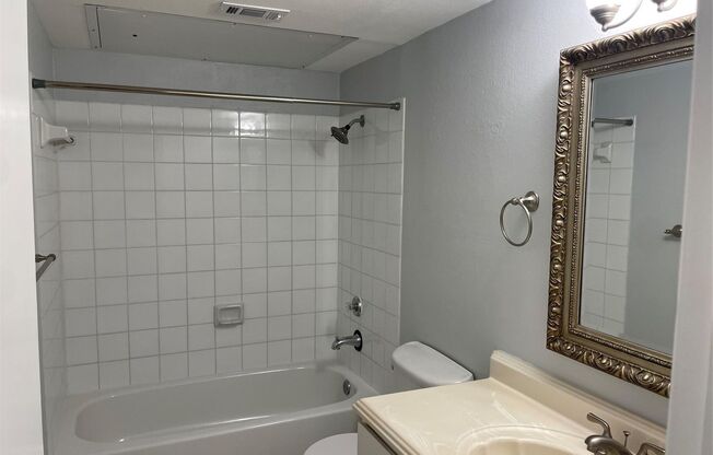 1 bed, 1 bath, $1,100, Unit Q168