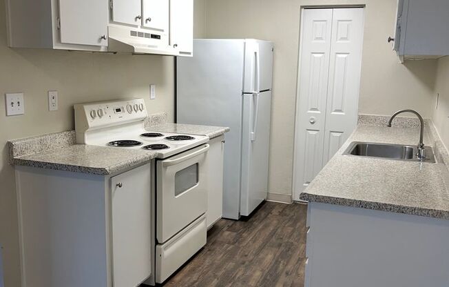 2 beds, 1 bath, 861 sqft, $1,695, Unit 23