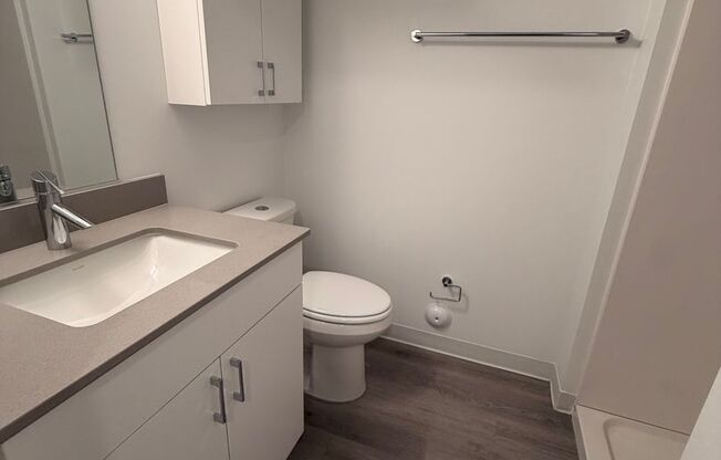 Studio, 1 bath, 336 sqft, $1,095, Unit B02