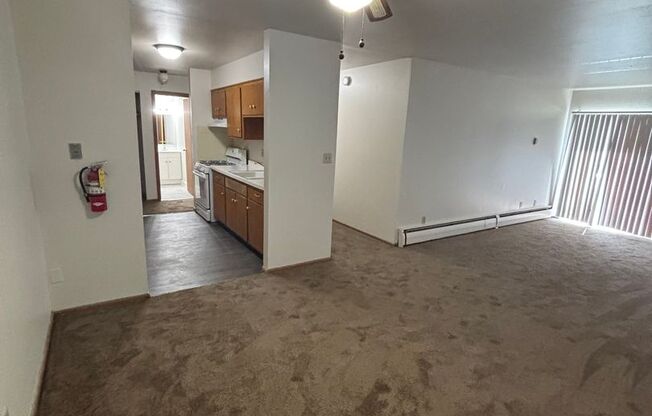 2 beds, 1.5 baths, 963 sqft, $1,299, Unit 5166 B04