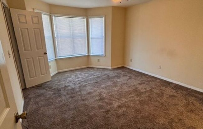 2 beds, 2.5 baths, 1,300 sqft, $975, Unit B-3