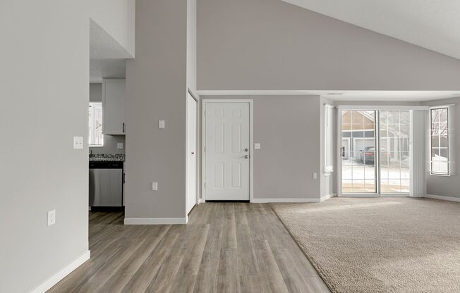 2 beds, 1 bath, 1,207 sqft, $1,995, Unit 04 2369 R