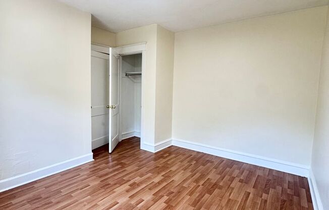 2 beds, 1 bath, $1,195, Unit G6
