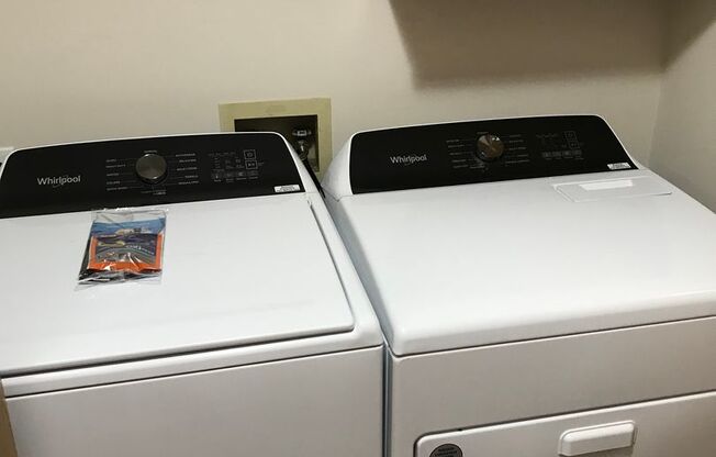 1 bed, 1 bath, 772 sqft, $1,039, Unit 1-105