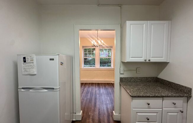 1 bed, 1 bath, 708 sqft, $1,330, Unit King Edward Annex 18