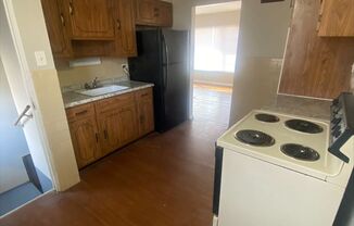 3 beds, 1 bath, $1,250