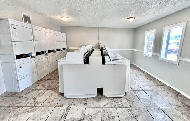 1 bed, 1 bath, 700 sqft, $779, Unit 60