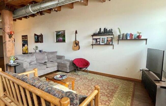 3 beds, 2 baths, 1,360 sqft, $2,850, Unit 306
