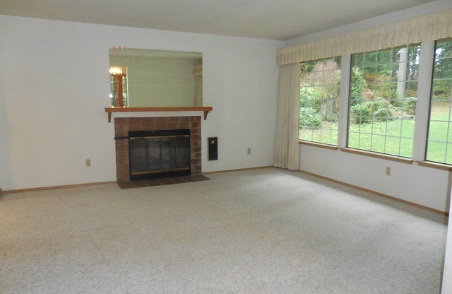 3 beds, 2 baths, $2,900