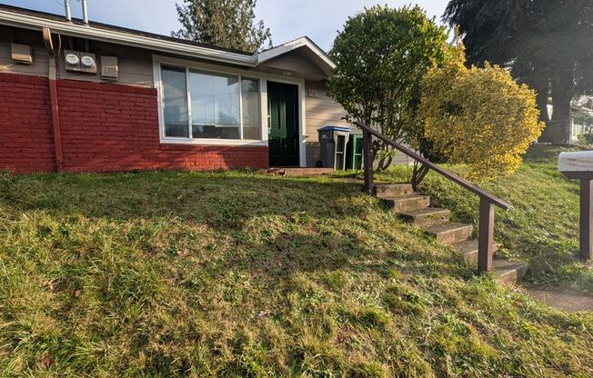 Updated Bremerton Duplex, Close to EVERYTHING - Avail. Soon!!